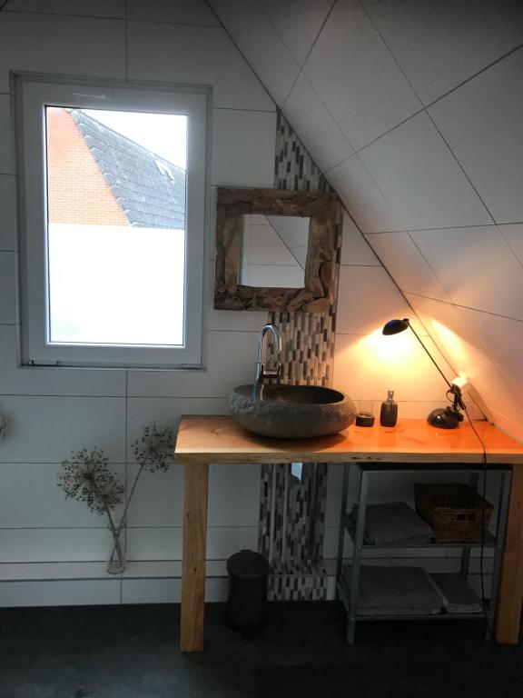 T’ Hogeland Ainrom room 1